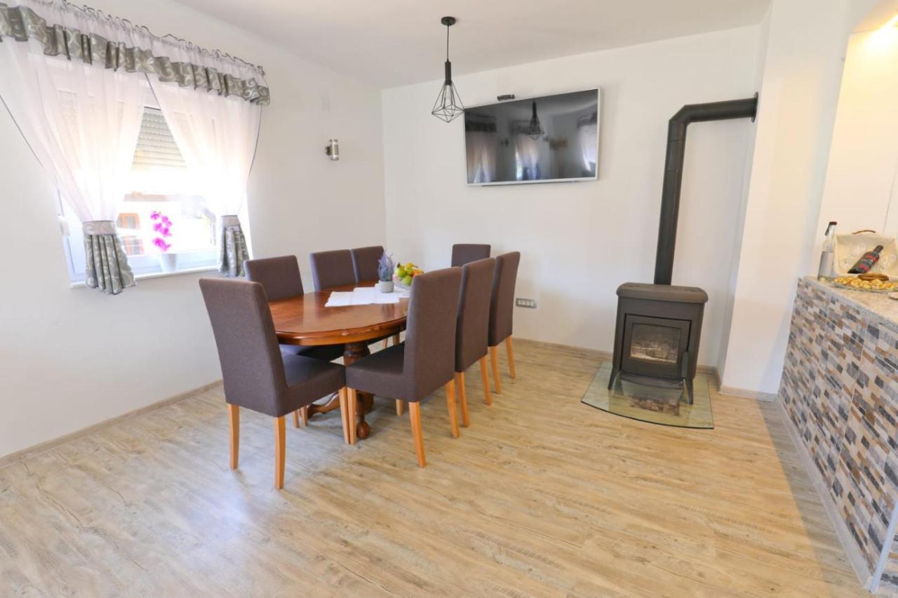 Apartman Teo &Tena Otocac Exterior photo